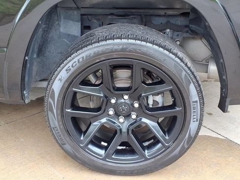 Used 2021 RAM 1500 Laramie AWD/4WD image 10