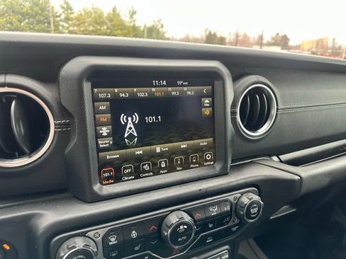 Used 2022 Jeep Wrangler Unlimited Sahara w/ Cold Weather Group AWD/4WD image 24