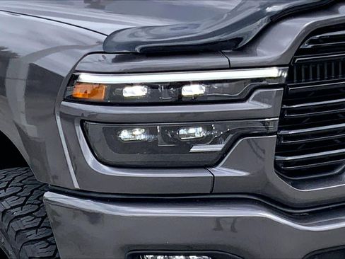 Used 2025 RAM 2500 Laramie AWD/4WD image 24