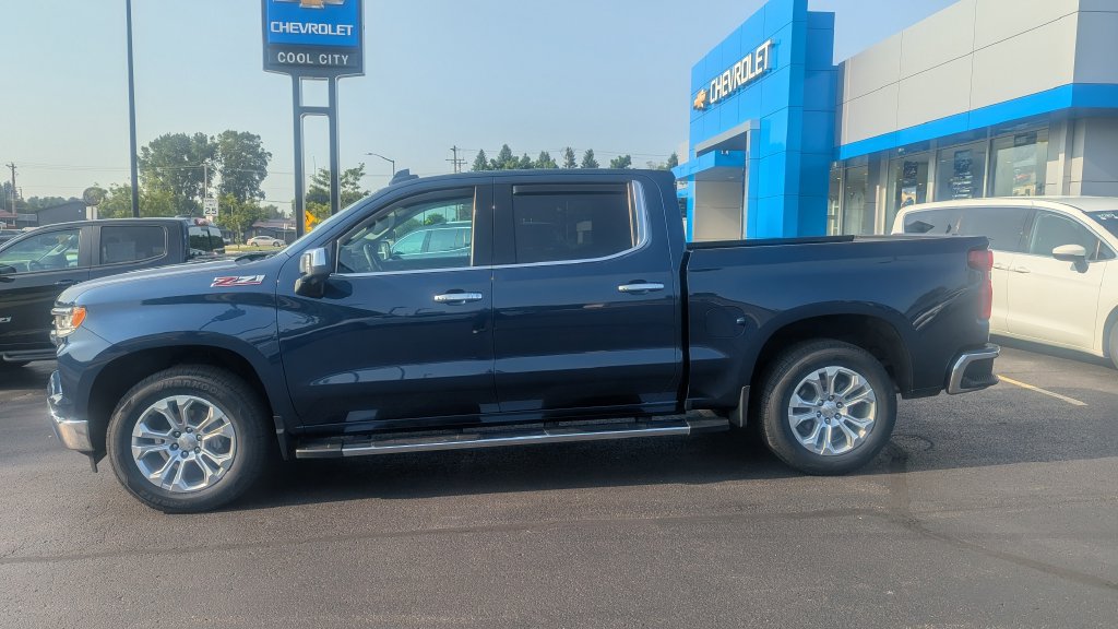 Used 2023 Chevrolet Silverado 1500 LTZ AWD/4WD image 8