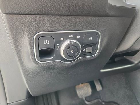 Used 2024 Mercedes-Benz EQB 300 4MATIC image 20