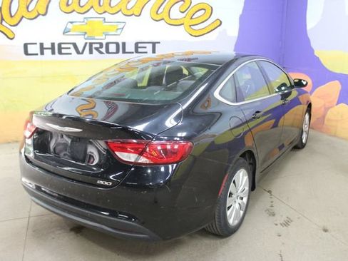 Used 2015 Chrysler 200 LX FWD image 4