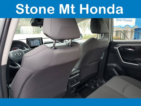 Used 2022 Toyota RAV4 XLE image 10