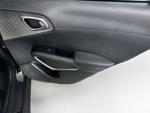 Used 2025 Kia Soul LX w/ LX Technology Package image 27
