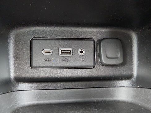 Used 2020 Chevrolet Equinox LT FWD image 19