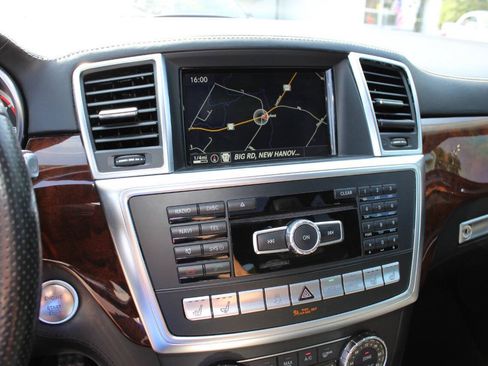 Used 2015 Mercedes-Benz GL 63 AMG 4MATIC w/ Accessory Chrome Package image 15