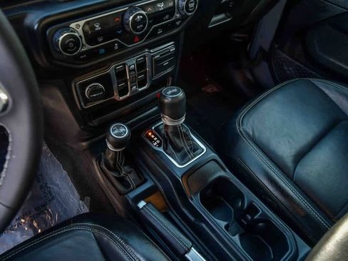 Used 2023 Jeep Wrangler Sahara image 27