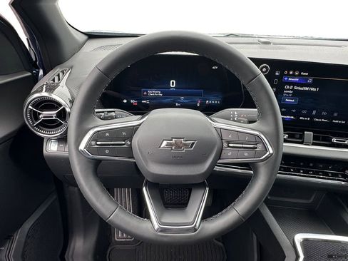 New 2026 Chevrolet Equinox LT w/ Convenience Package II image 12