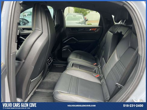 Used 2024 Porsche Cayenne Turbo GT AWD/4WD image 9