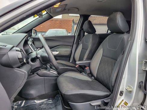 Used 2020 Nissan Kicks SV image 9