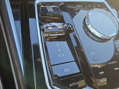 Certified 2023 BMW 760i xDrive 760i xDrive w/ Executive Package image 16