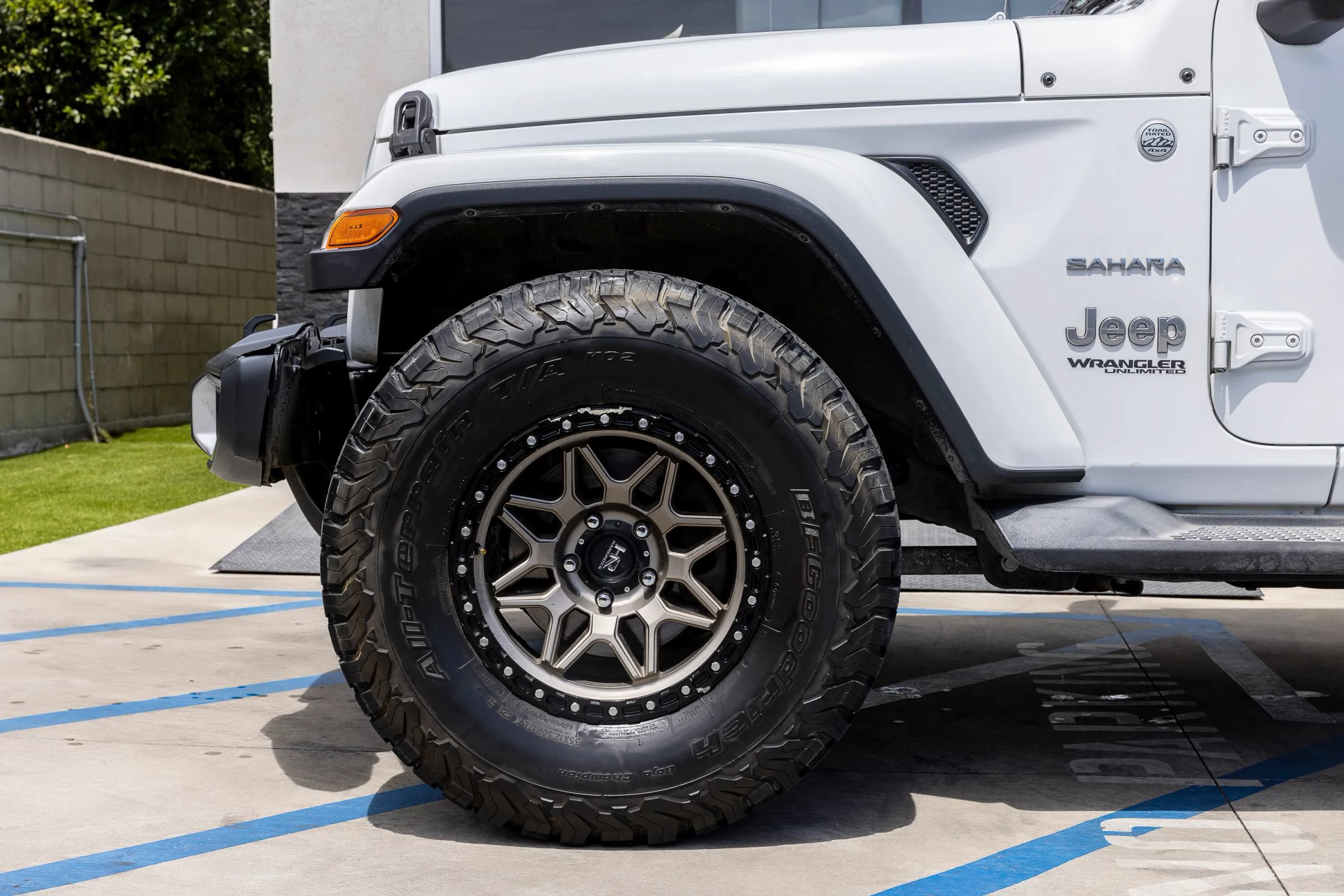 Used 2019 Jeep Wrangler Unlimited Sahara AWD/4WD image 39