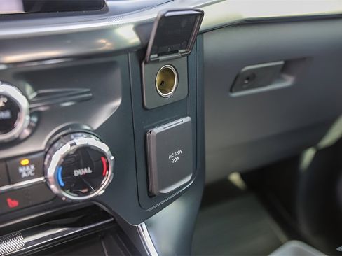 Used 2025 Ford F150 Raptor image 25