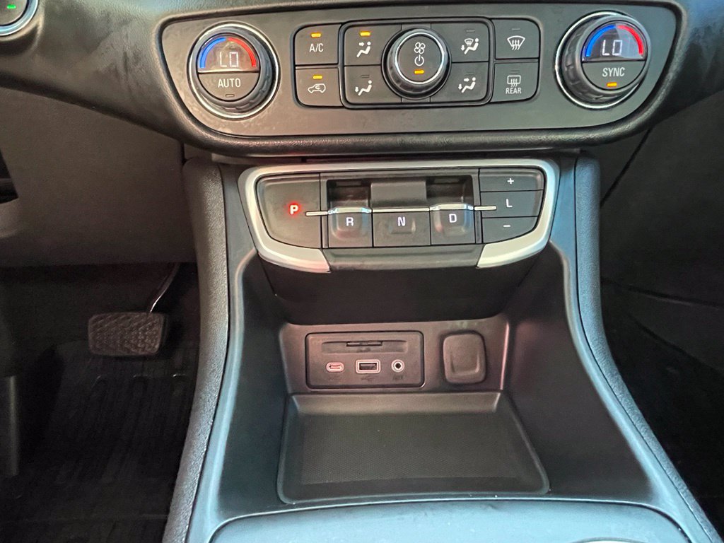 Used 2022 GMC Terrain SLE w/ Driver Convenience Package FWD image 19