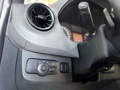 Used 2019 Mercedes-Benz Sprinter 144 image 33