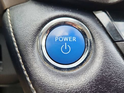 Used 2018 Toyota RAV4 LE w/ Carpet Mat Package AWD/4WD image 21