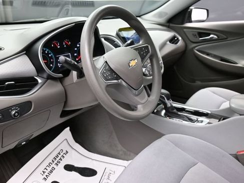 Used 2025 Chevrolet Malibu LT FWD image 14