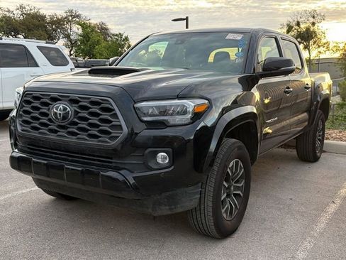 Used 2023 Toyota Tacoma TRD Sport w/ Technology Package image 16