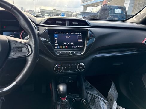 Used 2023 Chevrolet TrailBlazer RS w/ Sun and Liftgate Package image 18