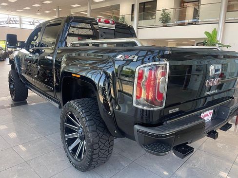 Used 2018 GMC Sierra 1500 Denali w/ Denali Ultimate Package AWD/4WD image 4