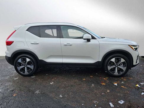 Certified 2025 Volvo XC40 B5 Core w/ Protection Package Premier image 2