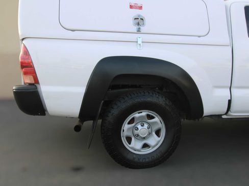 Used 2015 Toyota Tacoma PreRunner image 39