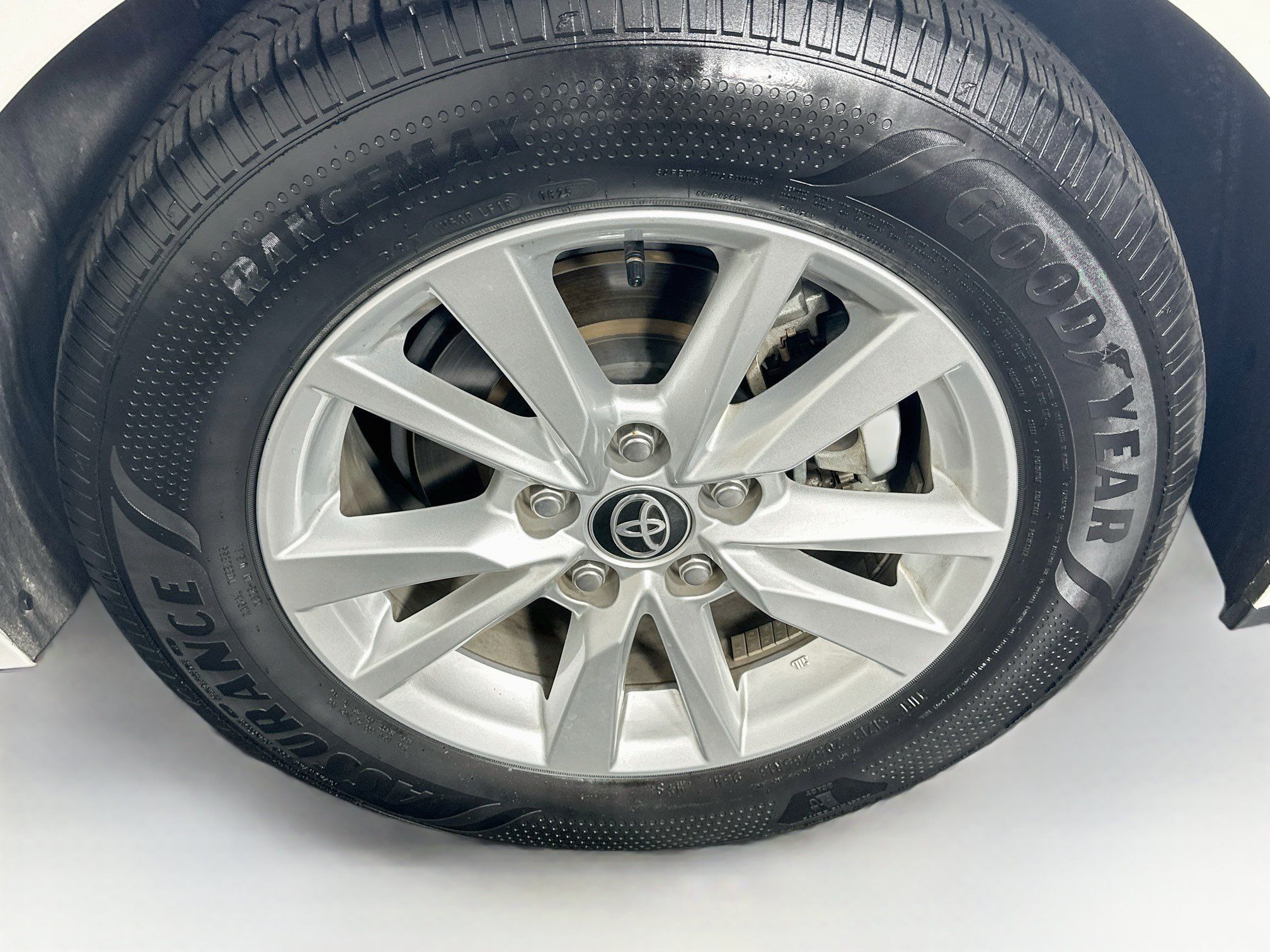 Used 2025 Toyota Camry LE FWD image 11