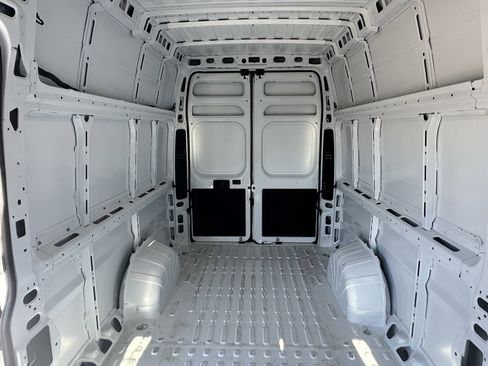 Used 2025 RAM ProMaster 3500 w/ Safety Group image 18