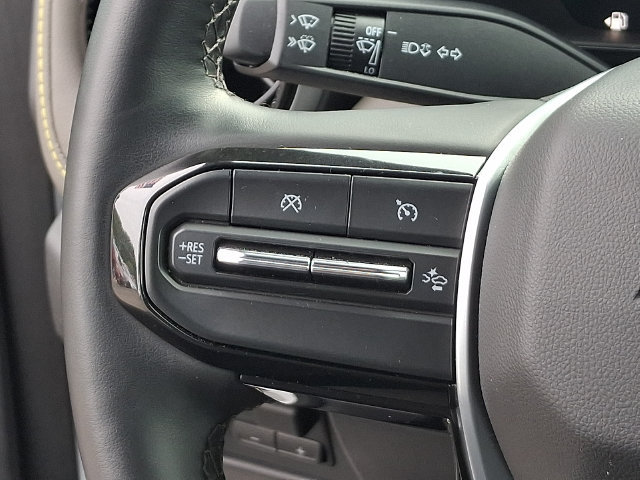 Used 2025 Chevrolet Colorado ZR2 w/ ZR2 Bison Edition AWD/4WD image 7