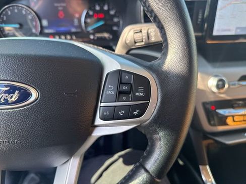 Used 2022 Ford Explorer XLT w/ Equipment Group 202A image 12