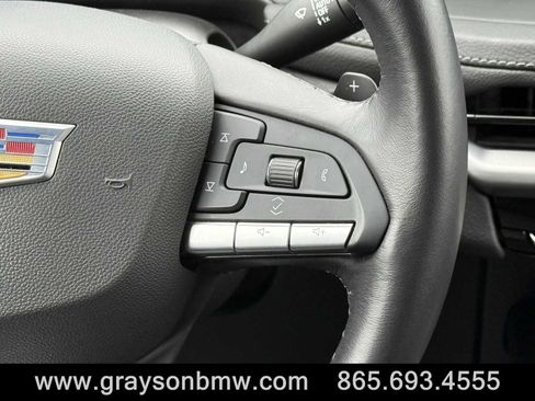 Used 2025 Cadillac XT4 Premium Luxury image 15