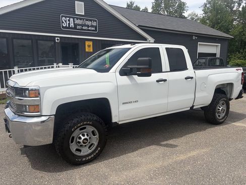 Used 2019 Chevrolet Silverado 2500 W/T AWD/4WD image 3