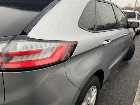 Used 2023 Ford Edge SE image 5
