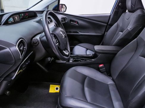 Used 2020 Toyota Prius XLE image 8