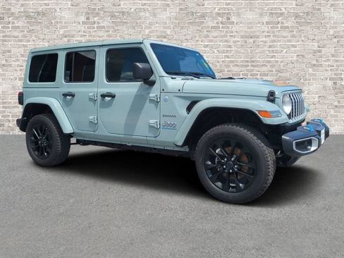 Used 2024 Jeep Wrangler Unlimited Sahara AWD/4WD image 1