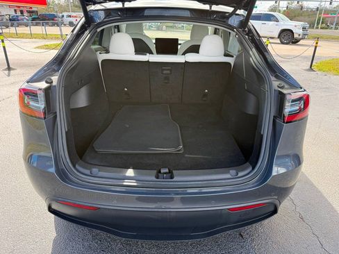 Used 2022 Tesla Model Y Performance image 23