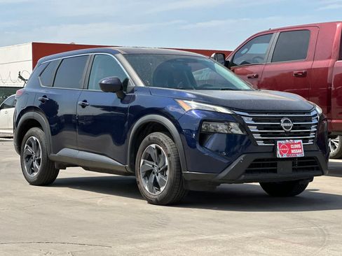 Used 2025 Nissan Rogue SV FWD image 10