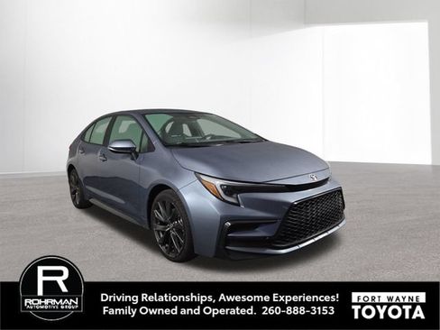 Used 2024 Toyota Corolla SE FWD image 4