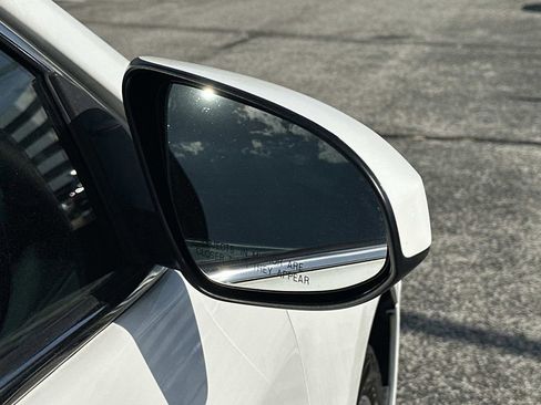 Used 2013 Toyota Camry SE FWD image 29