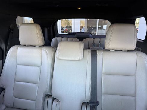 Used 2014 Ford Explorer XLT w/ Equipment Group 202A image 12