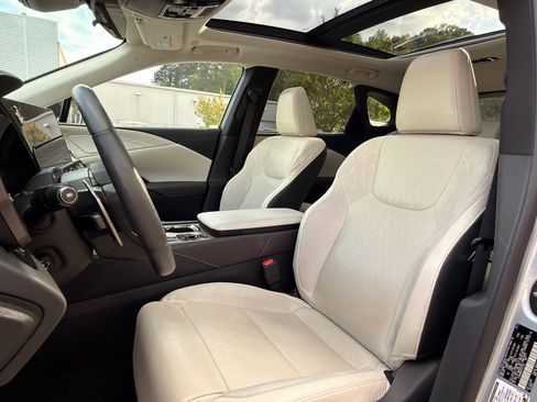 Used 2023 Lexus RX 350 FWD w/ Cold Area Package image 11