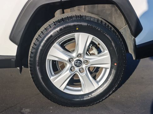 Used 2020 Toyota RAV4 XLE image 10