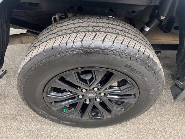 Used 2025 Ford F150 Lariat AWD/4WD image 15