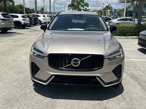 Used 2024 Volvo XC60 B5 Ultimate w/ Protection Package Premier AWD/4WD image 4