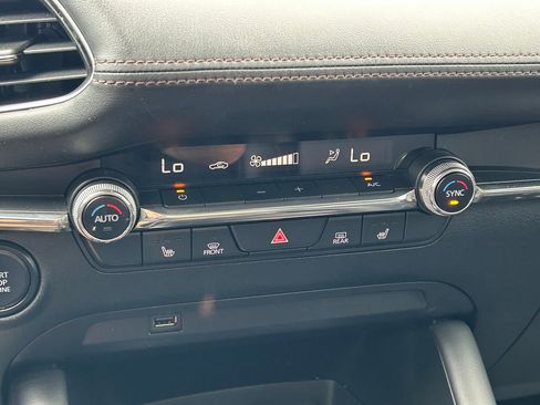 Used 2019 MAZDA MAZDA3 Sedan w/ Preferred Package FWD image 31