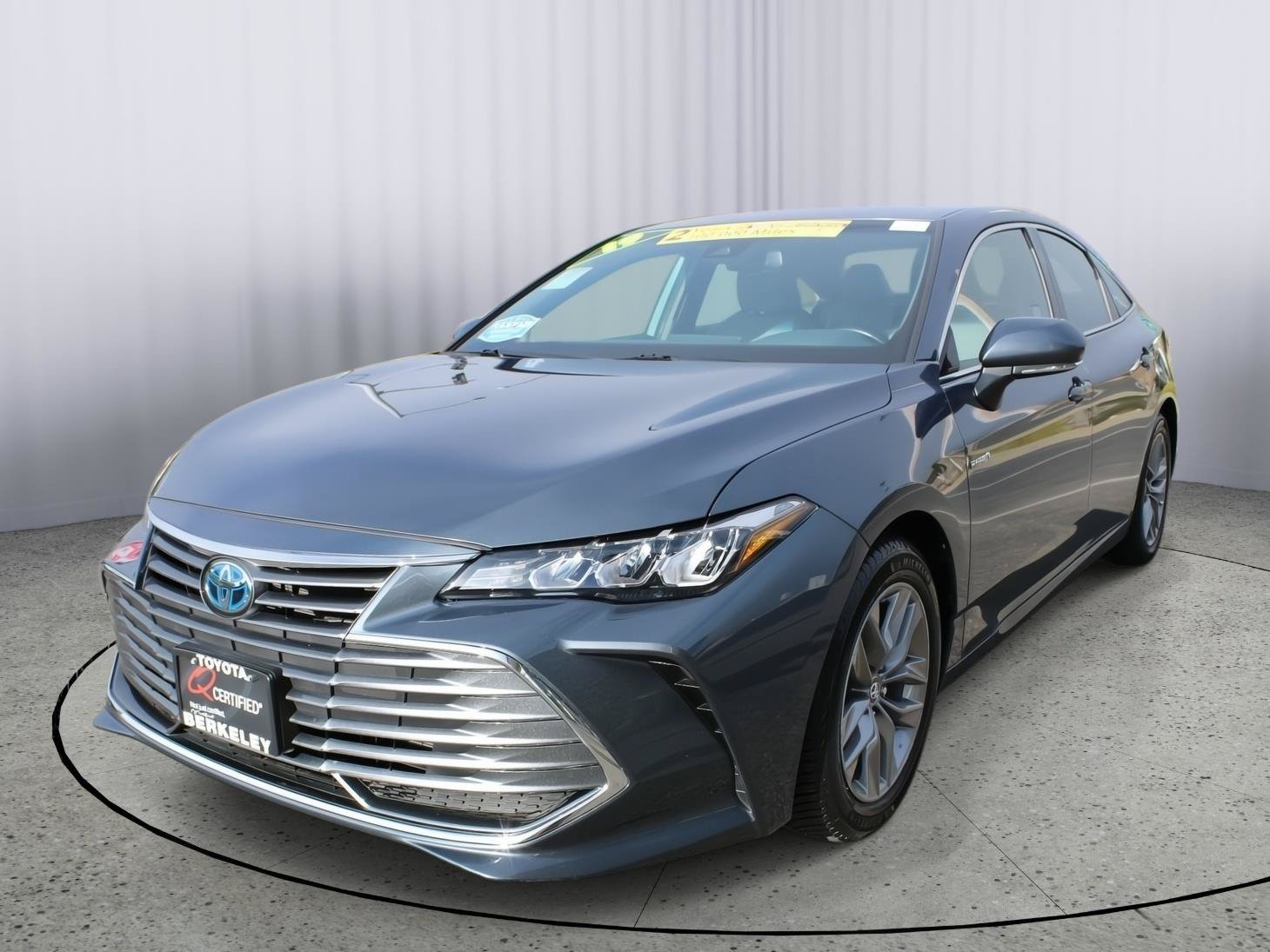 Used 2019 Toyota Avalon XLE FWD image 4