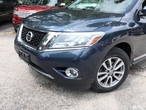 Used 2015 Nissan Pathfinder SL w/ SL Tech Package AWD/4WD image 2