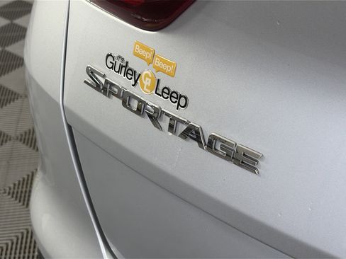 Used 2020 Kia Sportage LX image 16