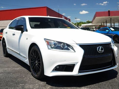 Used 2015 Lexus LS 460 RWD image 40