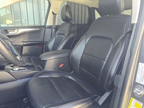 Used 2021 Ford Escape Titanium AWD/4WD image 6